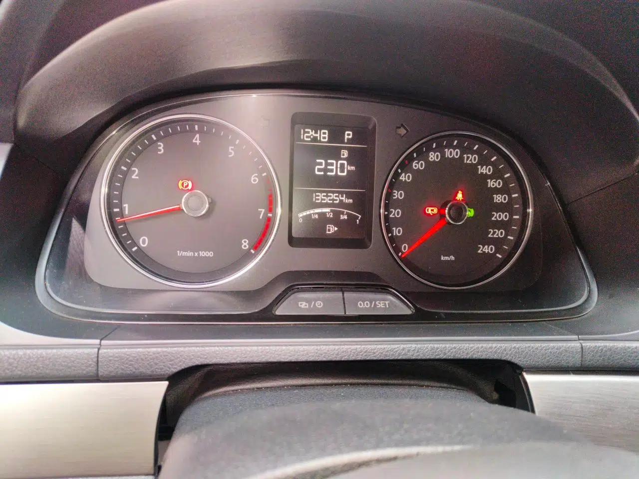 Volkswagen Lavida 2013 Restyled Classic 1.6L Automatic Comfort Edition — миниатюра 12