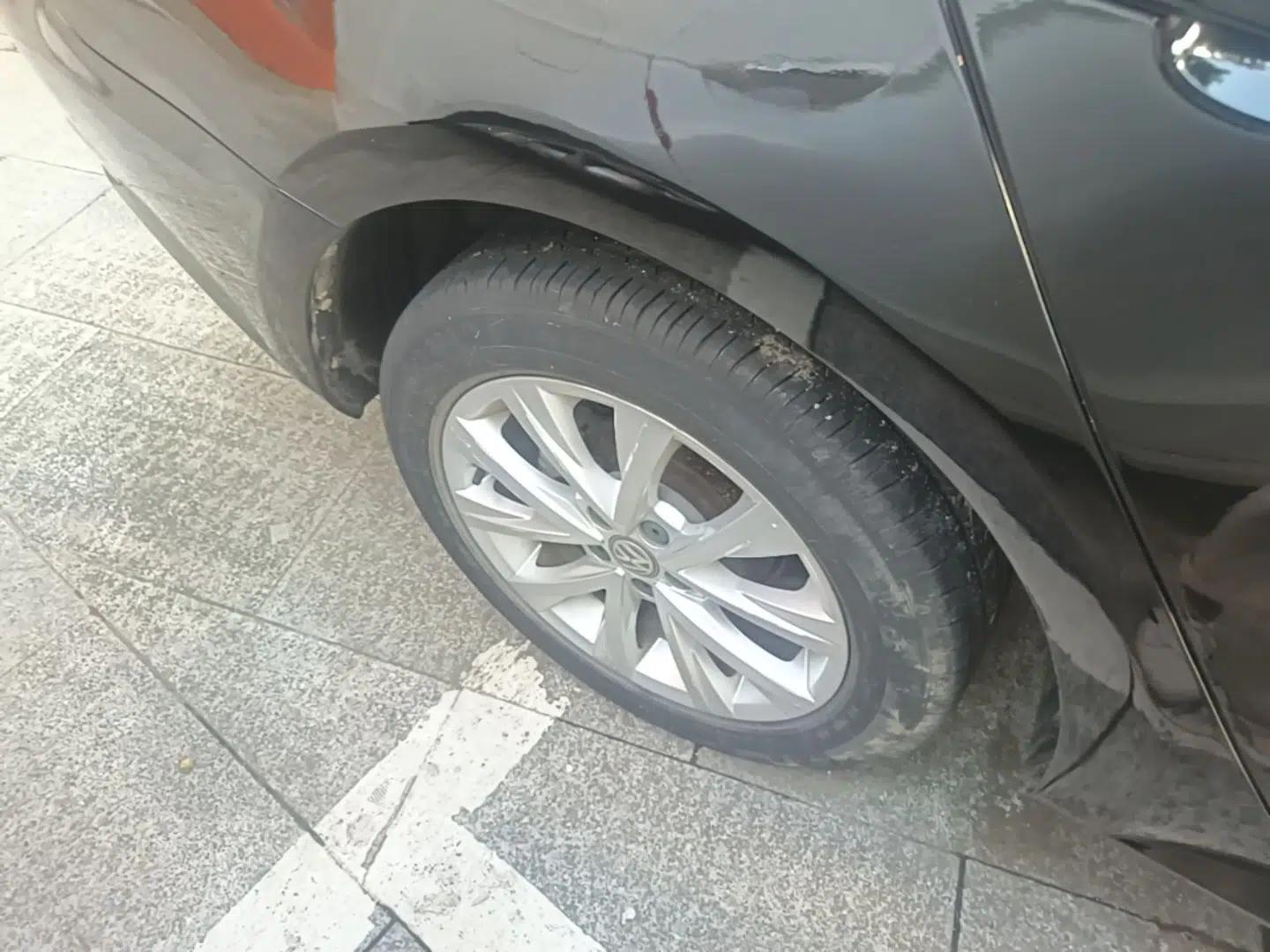 Volkswagen Lavida 2015 1.6L Automatic Comfort Edition — миниатюра 14