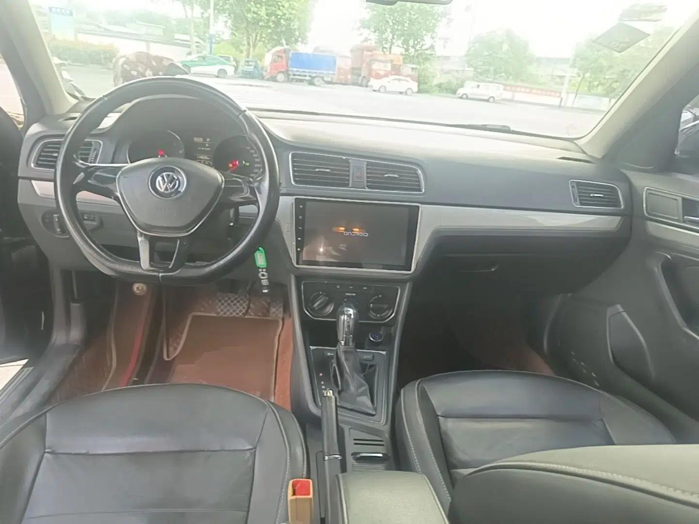 Volkswagen Lavida 2015 1.6L Automatic Comfort Edition — миниатюра 21