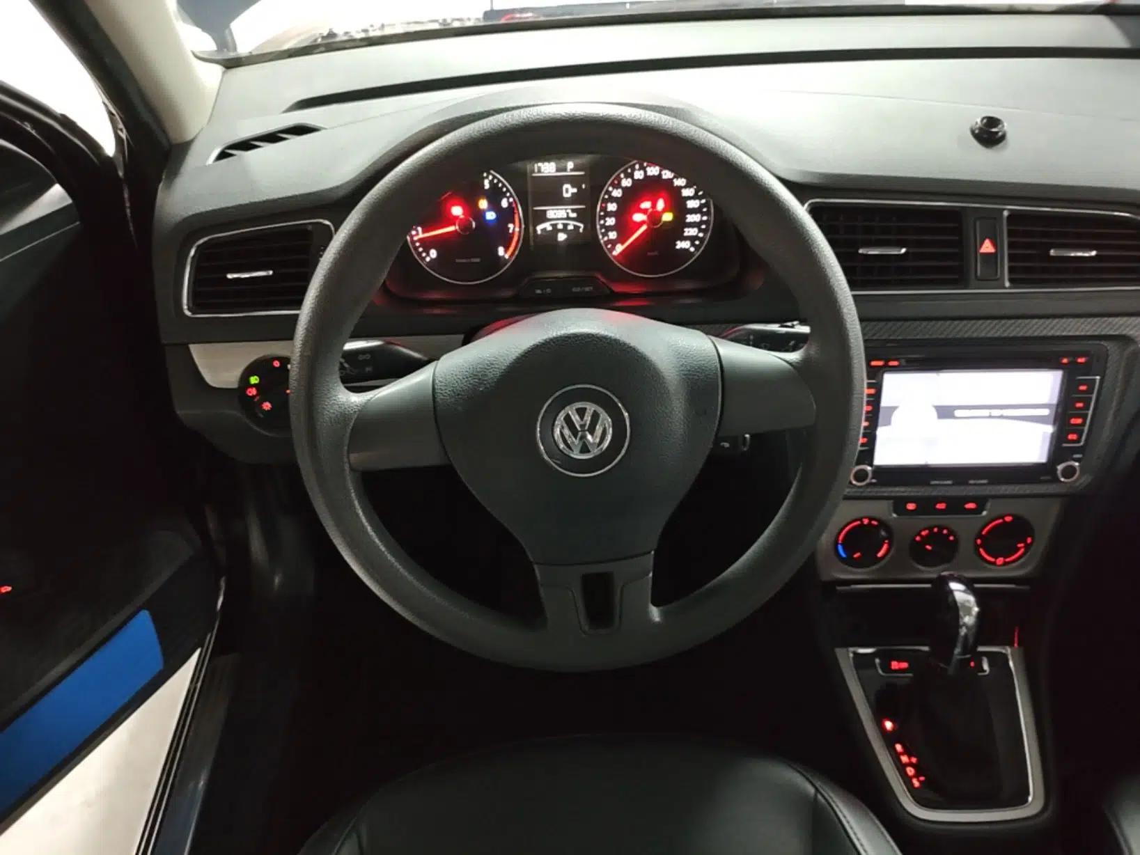 Volkswagen Lavida 2013 Restyled Classic 1.6L Automatic Comfort Edition — миниатюра 13