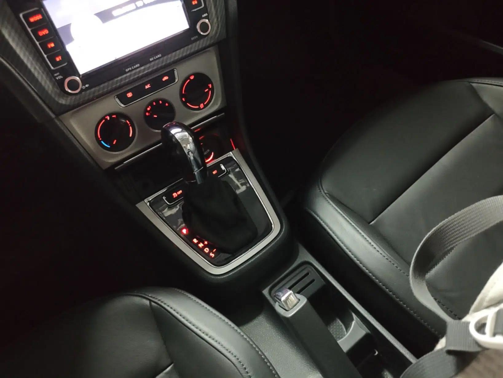 Volkswagen Lavida 2013 Restyled Classic 1.6L Automatic Comfort Edition — миниатюра 16