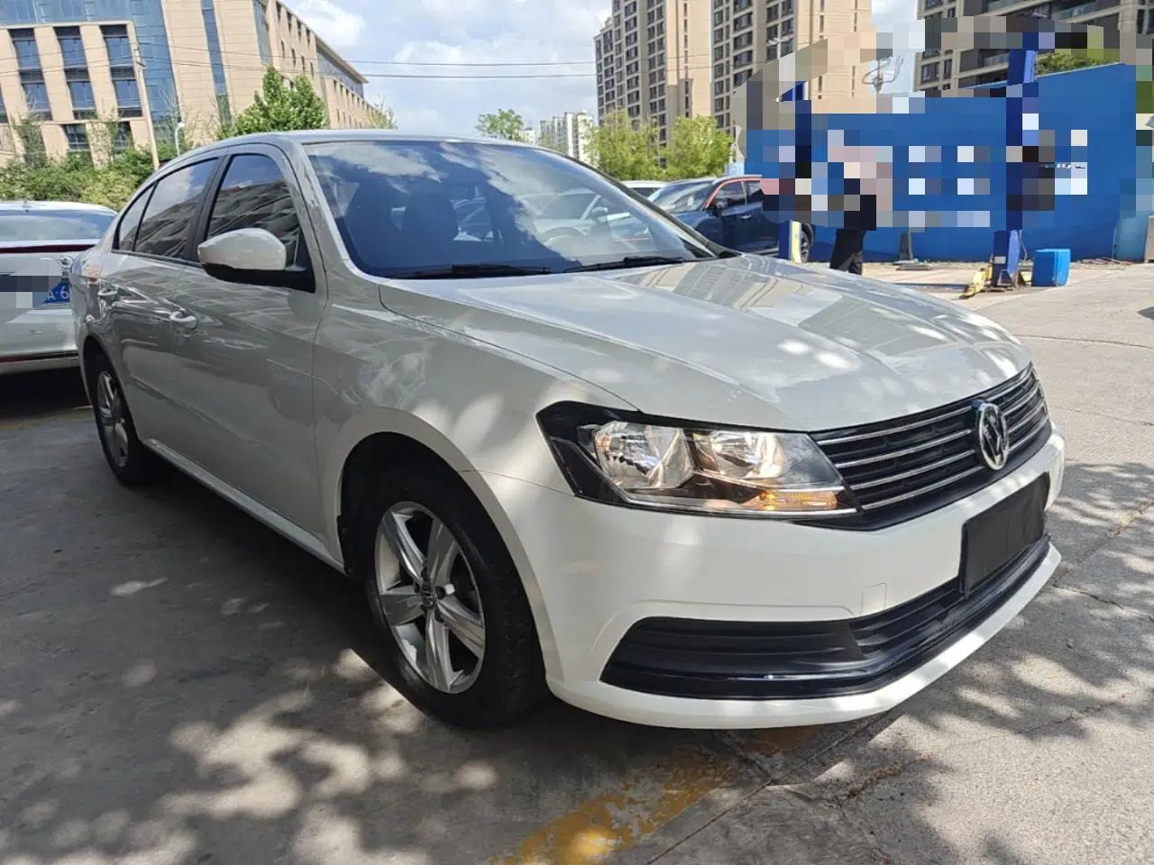 Volkswagen Lavida 2017 1.6L Automatic Fashion Edition — миниатюра 3