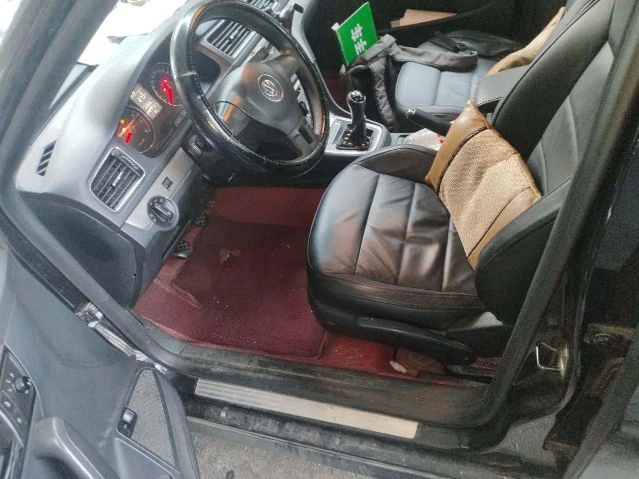 Volkswagen Lavida 2013 Restyled Classic 1.6L Manual Comfort Edition — миниатюра 15