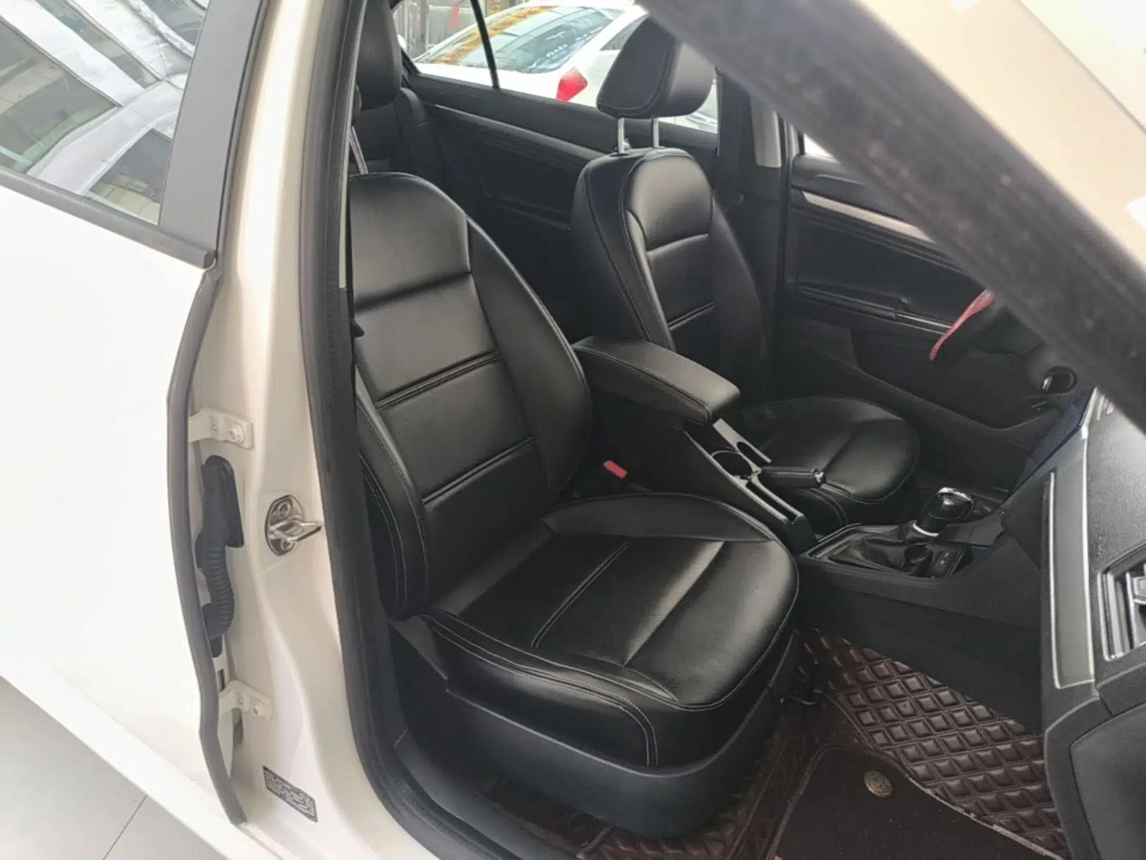 Volkswagen Lavida 2019 Lavida Start 1.5L Automatic Trendy Version China VI Standard — миниатюра 19