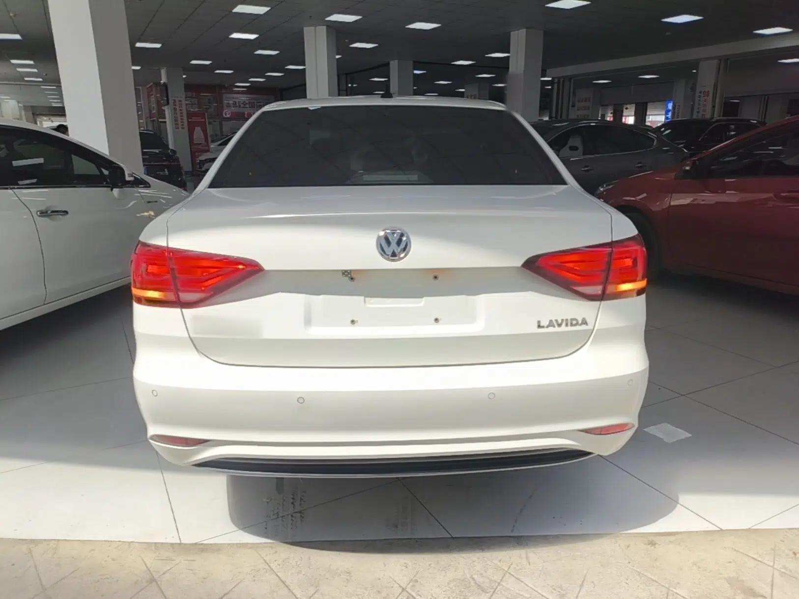 Volkswagen Lavida 2019 Lavida Start 1.5L Automatic Trendy Version China VI Standard — миниатюра 5