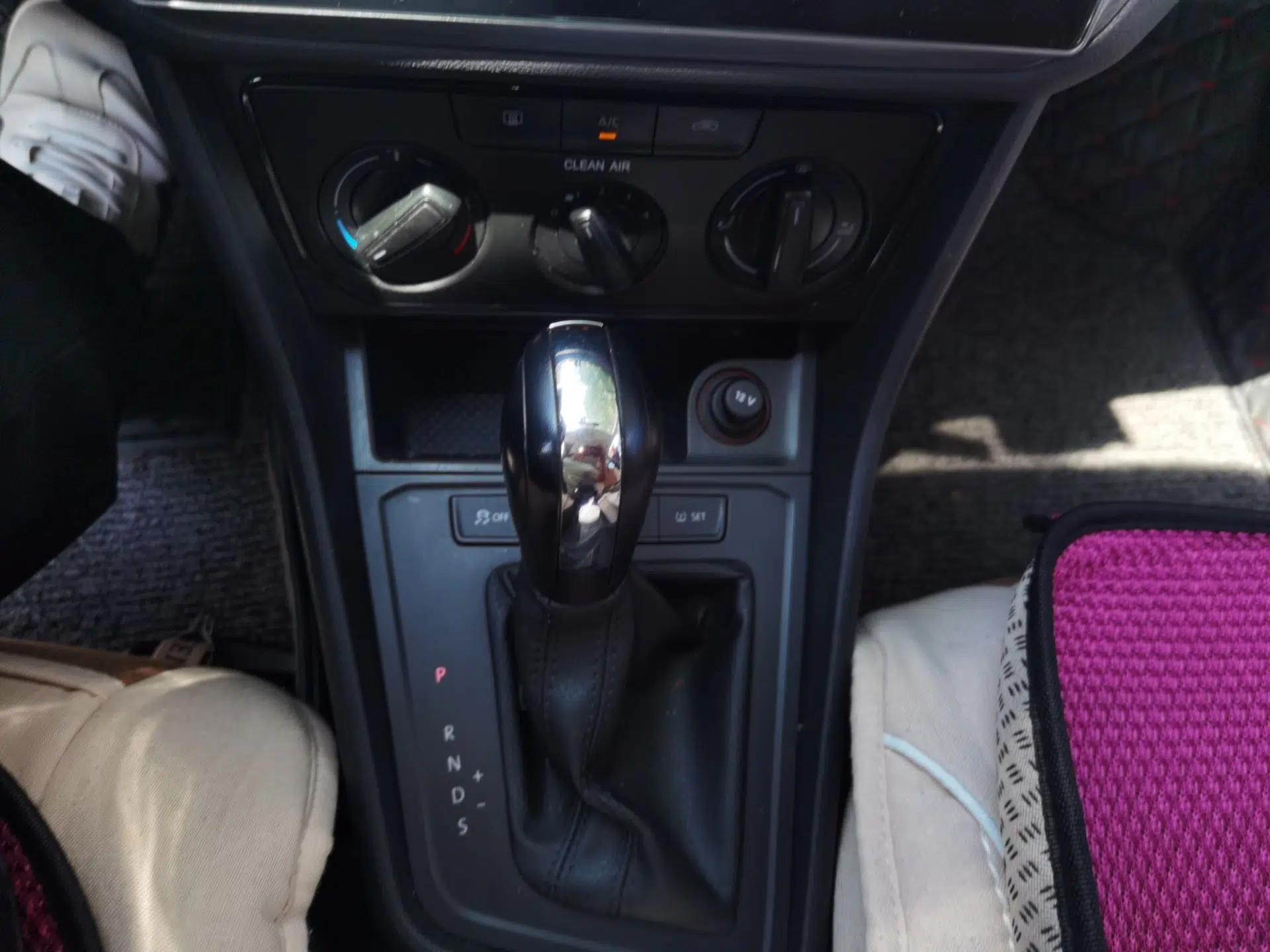 Volkswagen Lavida 2017 1.6L Automatic Fashion Edition — миниатюра 14