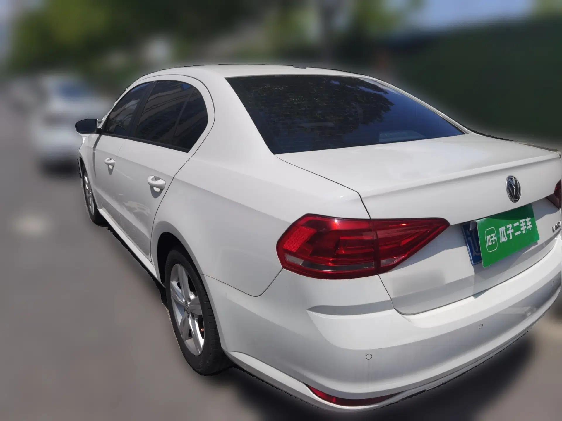 Volkswagen Lavida 2017 1.6L Automatic Fashion Edition — миниатюра 4