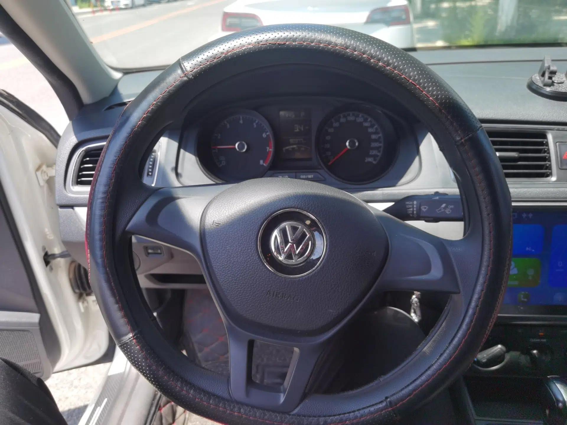 Volkswagen Lavida 2017 1.6L Automatic Fashion Edition — миниатюра 10