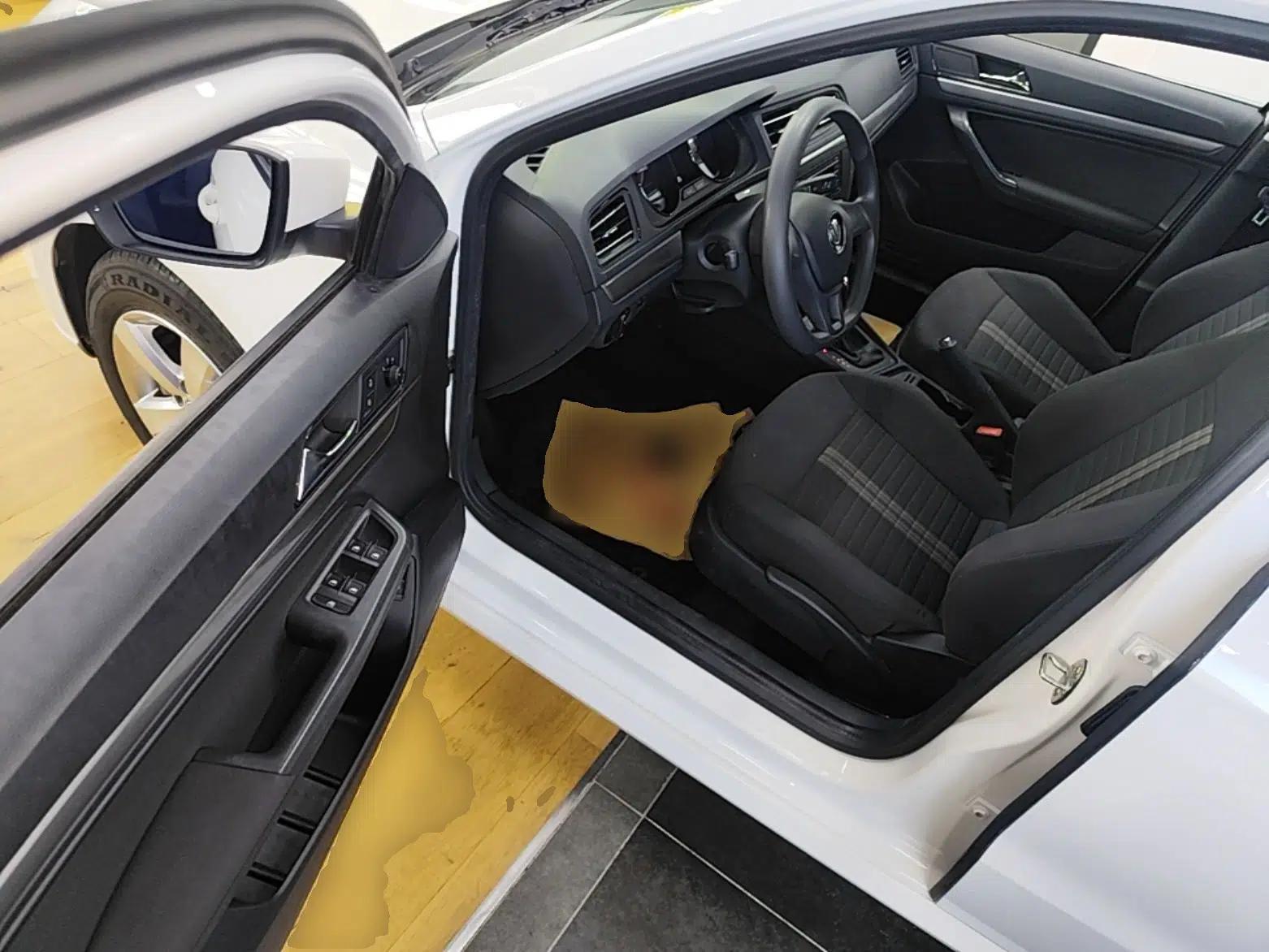 Volkswagen Lavida 2019 Lavida Start 1.5L Automatic Trendy Version China VI Standard — миниатюра 18