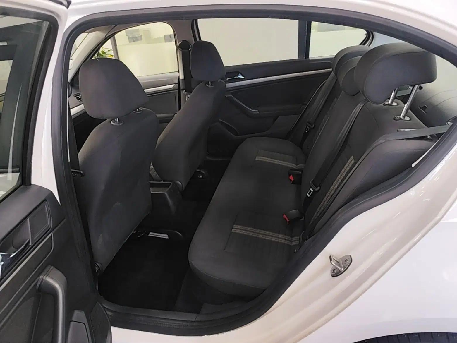 Volkswagen Lavida 2019 Lavida Start 1.5L Automatic Trendy Version China VI Standard — миниатюра 20