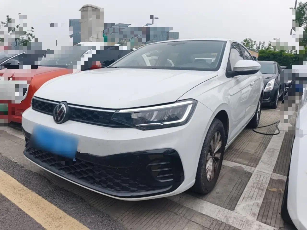 Volkswagen Lavida 2023 New Sharp 1.5L Automatic Custom Edition — миниатюра 1