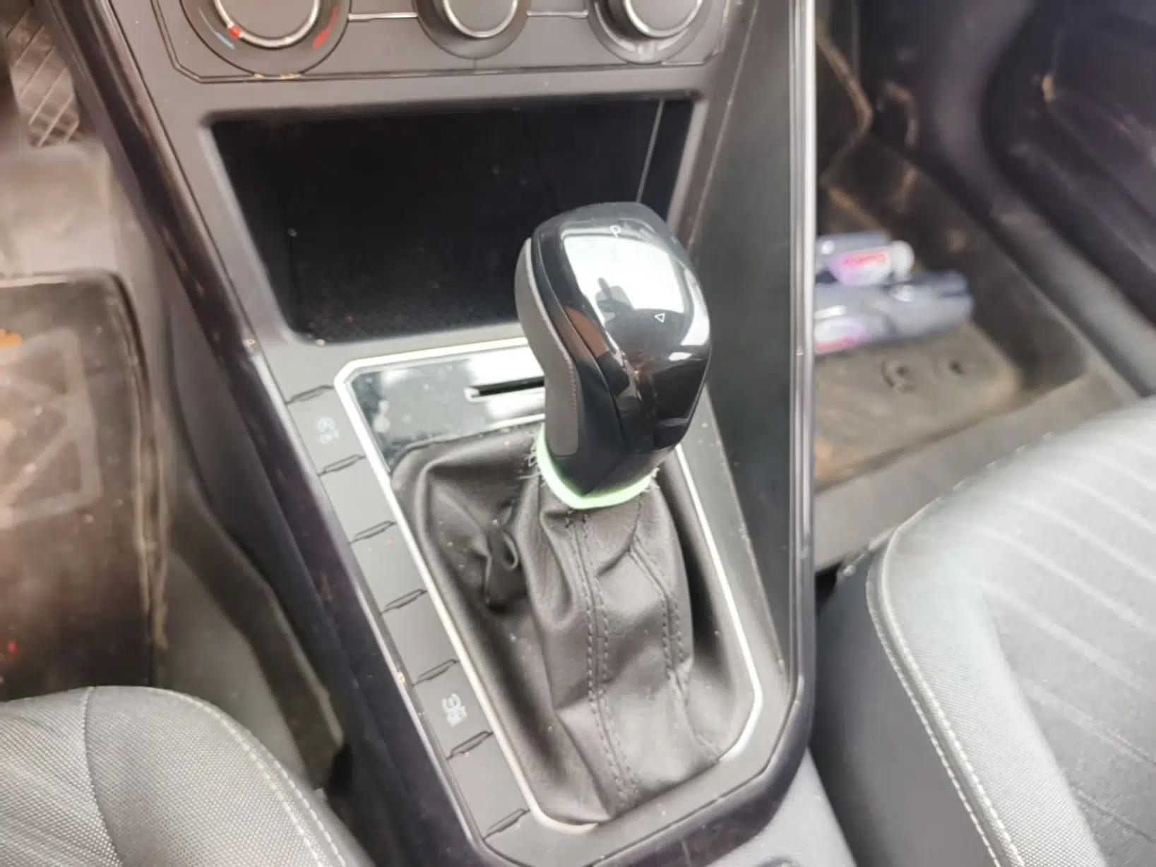 Volkswagen Lavida 2023 New Sharp 1.5L Automatic Custom Edition — миниатюра 16