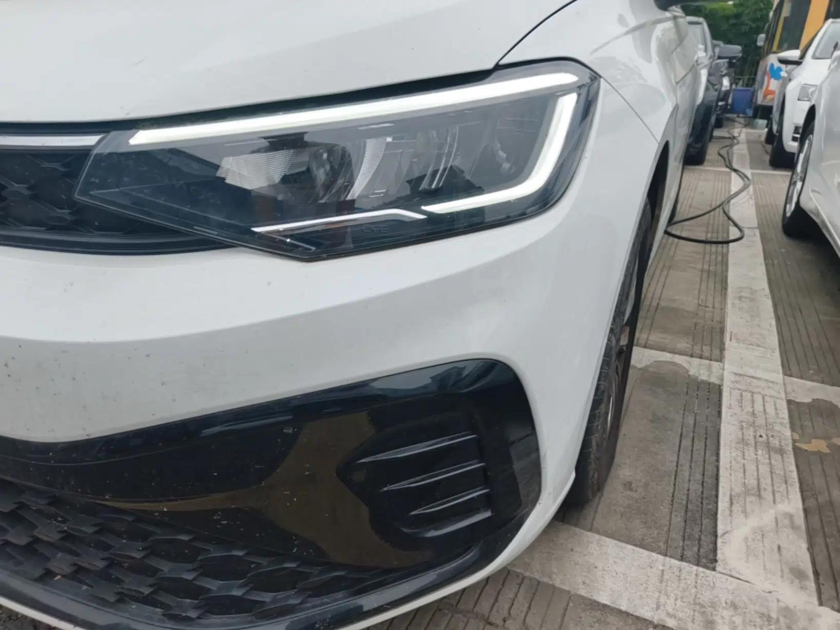Volkswagen Lavida 2023 New Sharp 1.5L Automatic Custom Edition — миниатюра 8