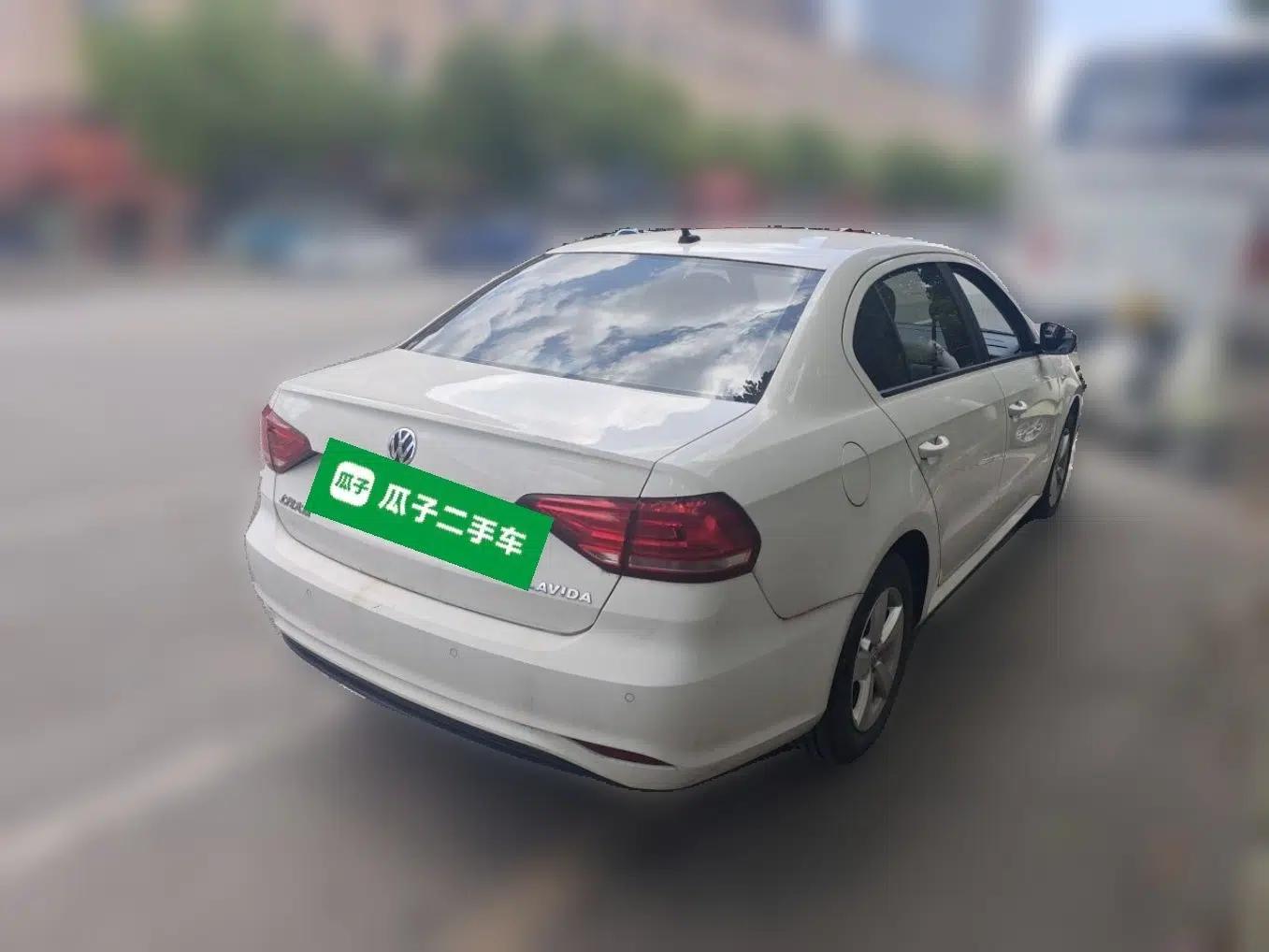 Volkswagen Lavida 2019 Lavida Start 1.5L Manual Fashion Edition China VI Standard — миниатюра 6