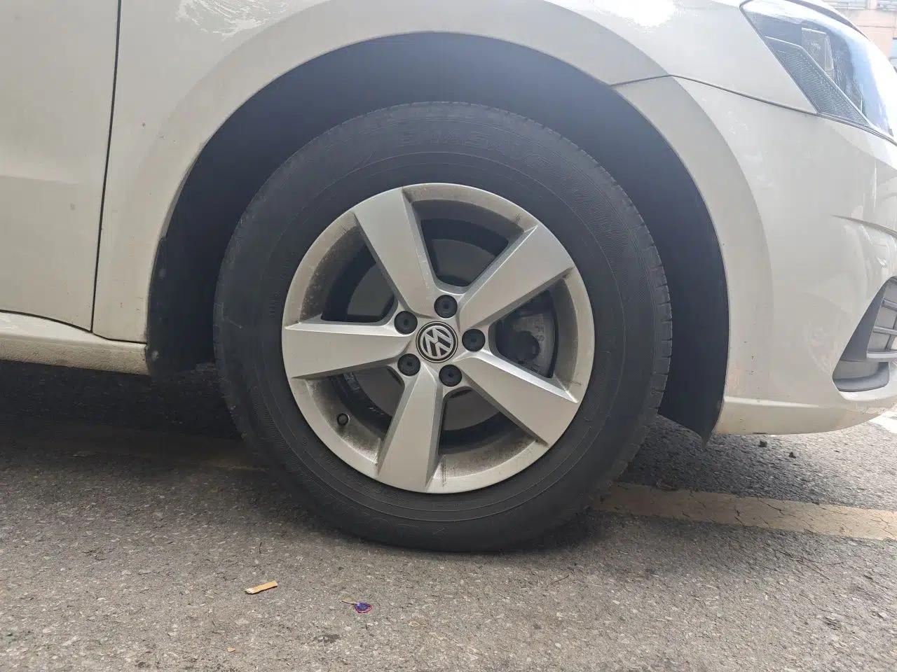 Volkswagen Lavida 2019 Lavida Start 1.5L Manual Fashion Edition China VI Standard — миниатюра 8