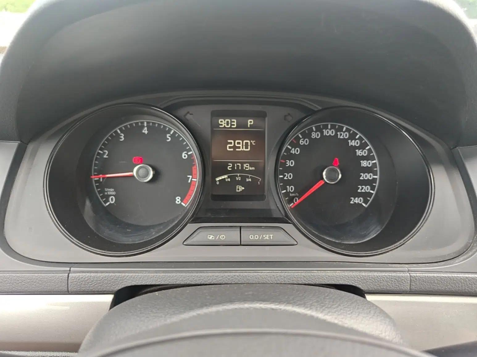 Volkswagen Lavida 2019 Lavida Start 1.5L Automatic Trendy Version China VI Standard — миниатюра 19