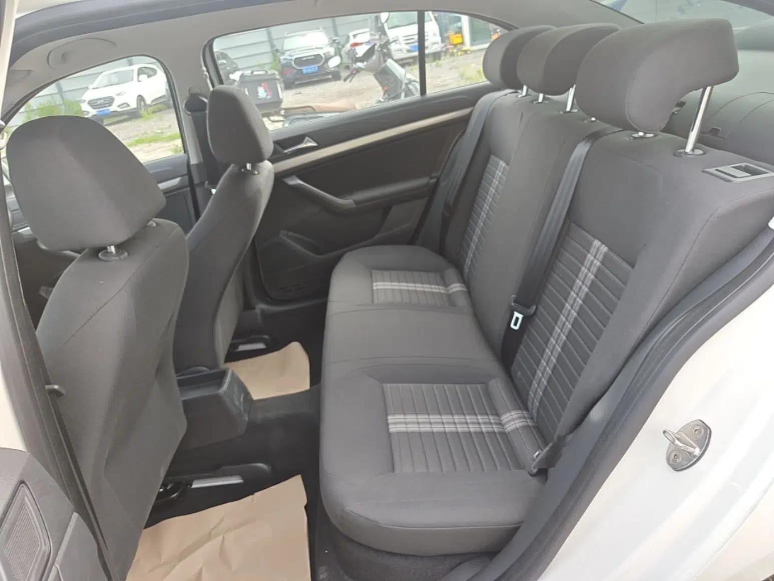 Volkswagen Lavida 2019 Lavida Start 1.5L Automatic Trendy Version China VI Standard — миниатюра 25