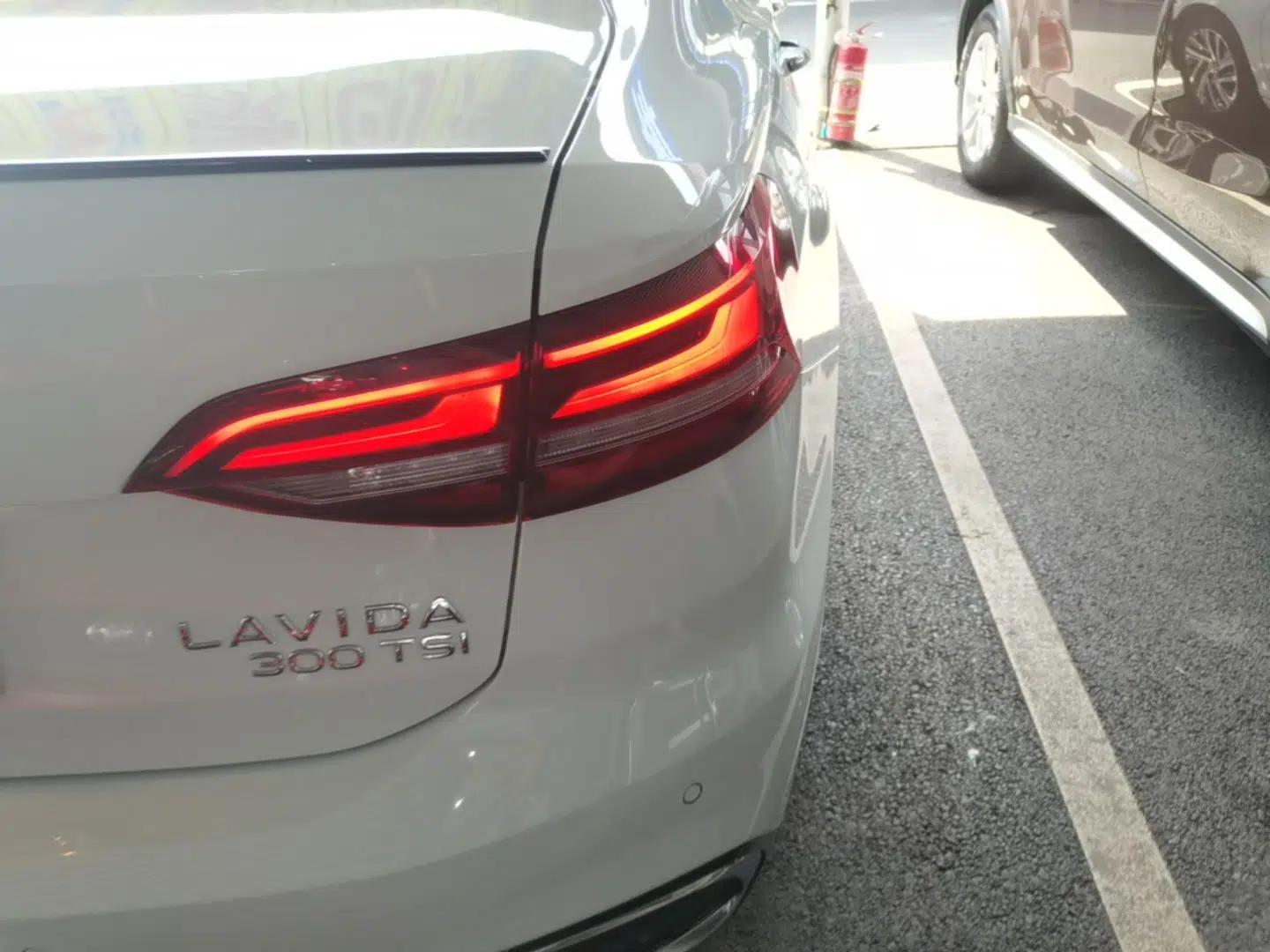 Volkswagen Lavida 2024 300TSI DSG Starry Sky Leading Edition — миниатюра 14