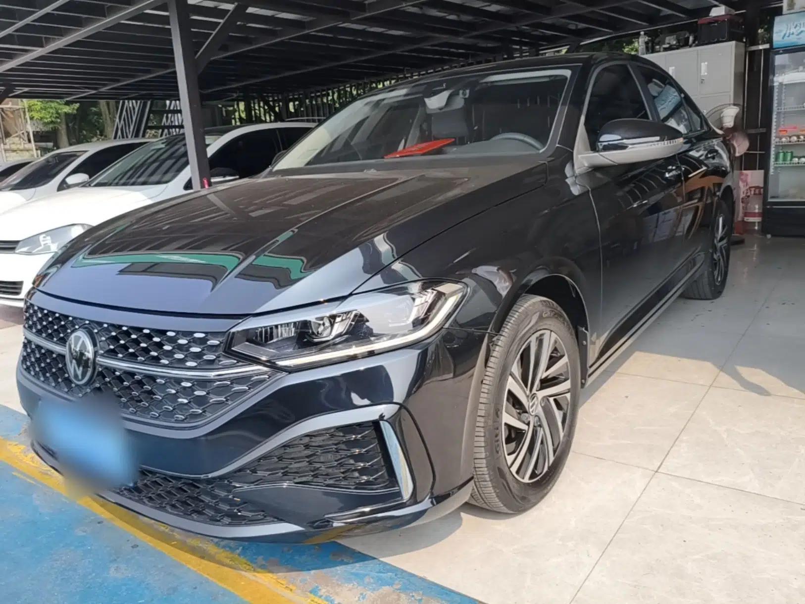 Volkswagen Lavida 2024 1.5L Automatic Starry Sky 5 Million Edition — миниатюра 1