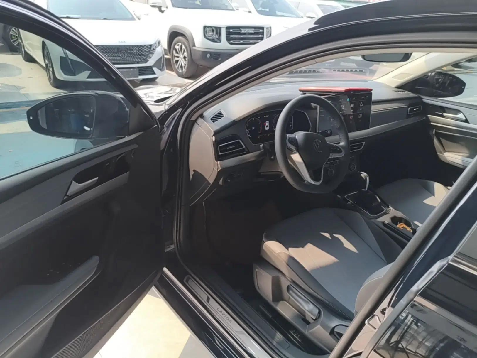 Volkswagen Lavida 2024 1.5L Automatic Starry Sky 5 Million Edition — миниатюра 18