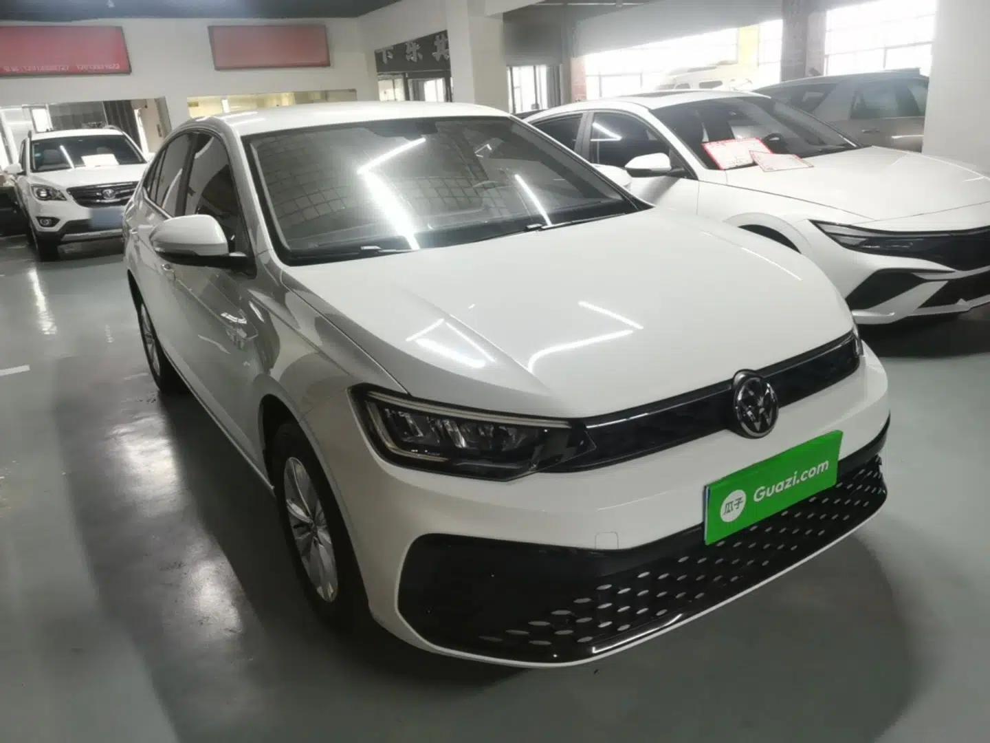 Volkswagen Lavida 2023 New Rui 1.5L Automatic New Yi Edition — миниатюра 3