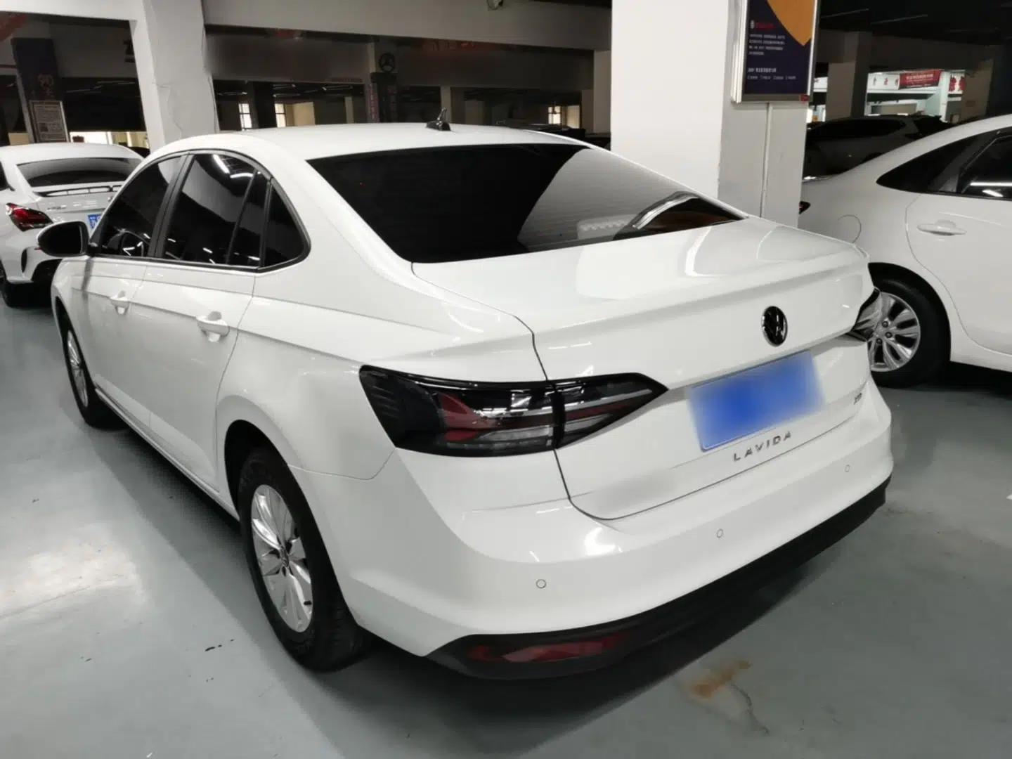 Volkswagen Lavida 2023 New Rui 1.5L Automatic New Yi Edition — миниатюра 4