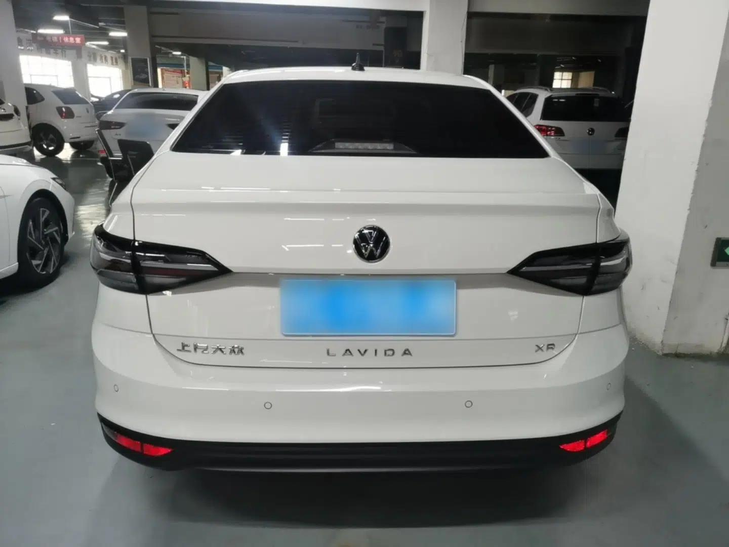 Volkswagen Lavida 2023 New Rui 1.5L Automatic New Yi Edition — миниатюра 5