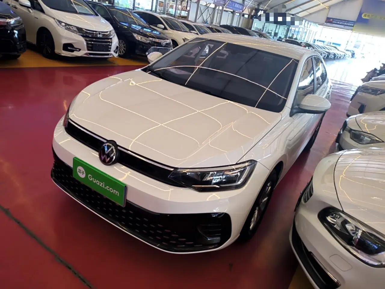 Volkswagen Lavida 2023 New Rui 1.5L Automatic New Yi Edition — миниатюра 1