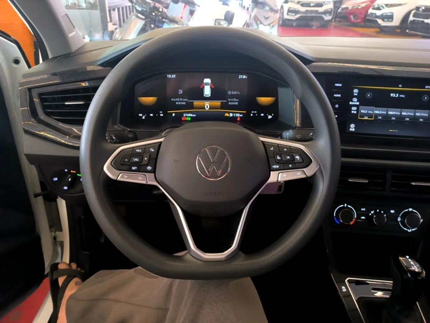 Volkswagen Lavida 2023 New Rui 1.5L Automatic New Yi Edition — миниатюра 18