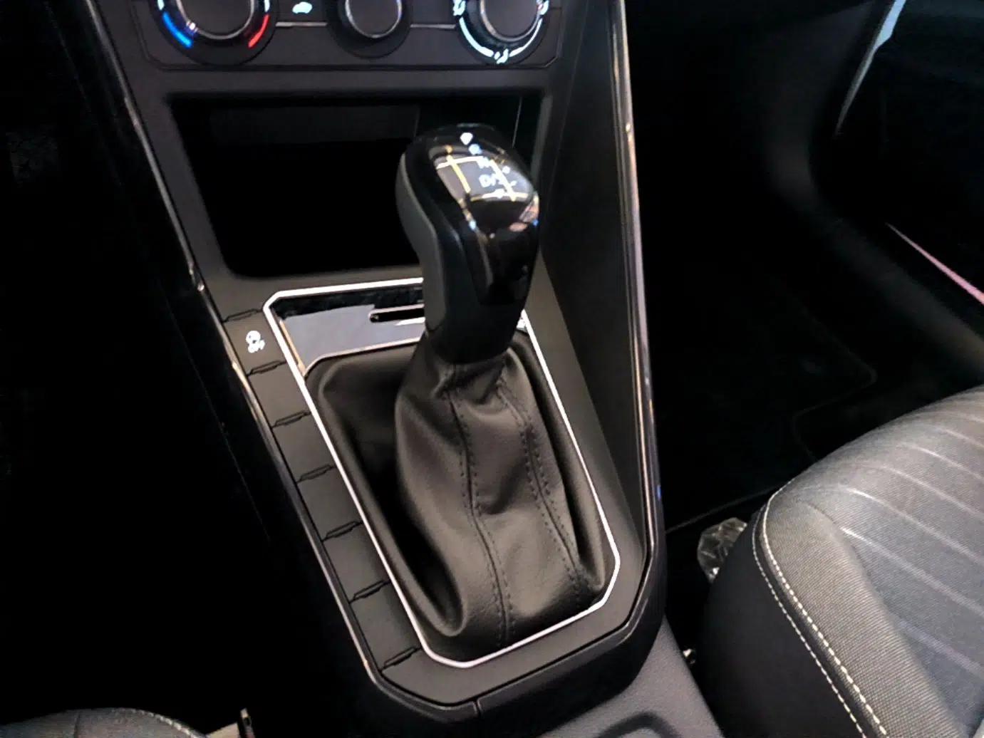 Volkswagen Lavida 2023 New Rui 1.5L Automatic New Yi Edition — миниатюра 21
