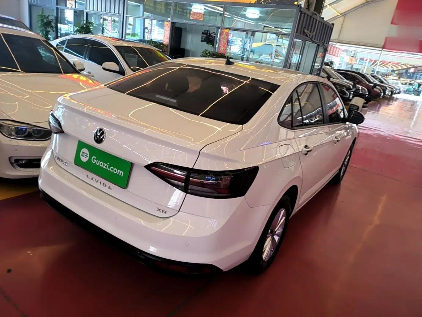 Volkswagen Lavida 2023 New Rui 1.5L Automatic New Yi Edition — миниатюра 6