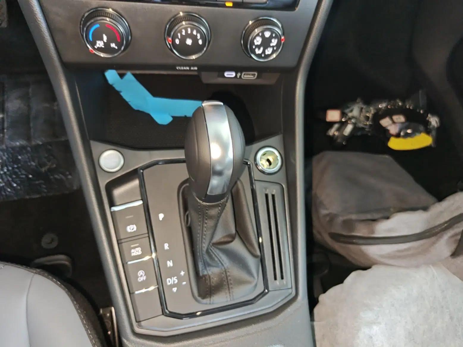 Volkswagen Lavida 2026 1.5L Automatic Starry Five-Million Edition — миниатюра 16