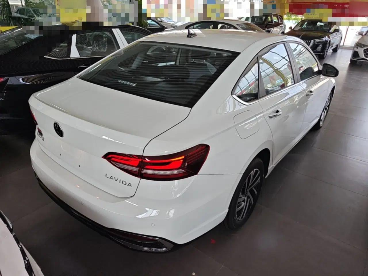 Volkswagen Lavida 2026 1.5L Automatic Starry Five-Million Edition — миниатюра 6