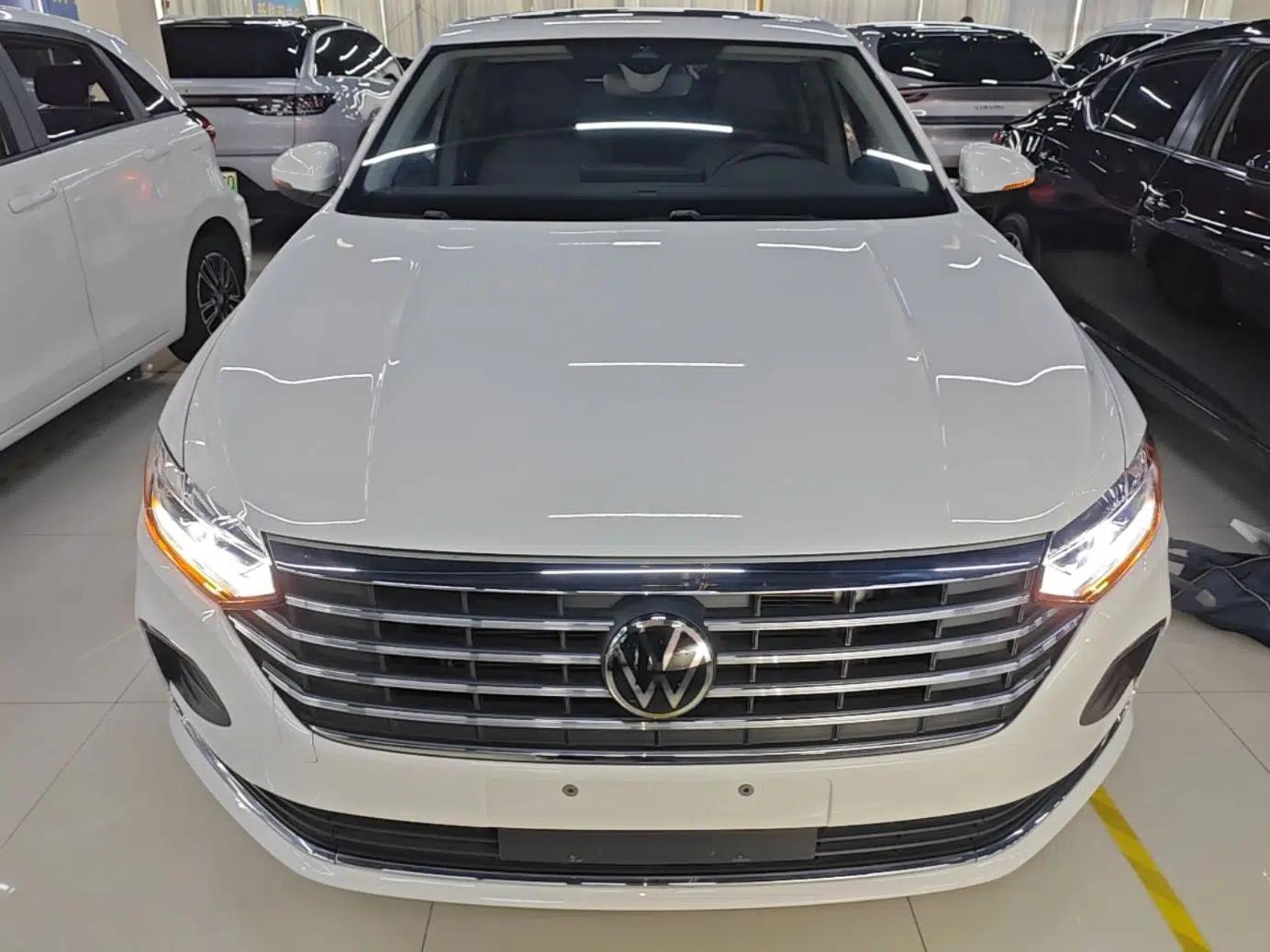 Volkswagen Lavida 2024 1.5L Automatic Full-Comfort Version — миниатюра 2