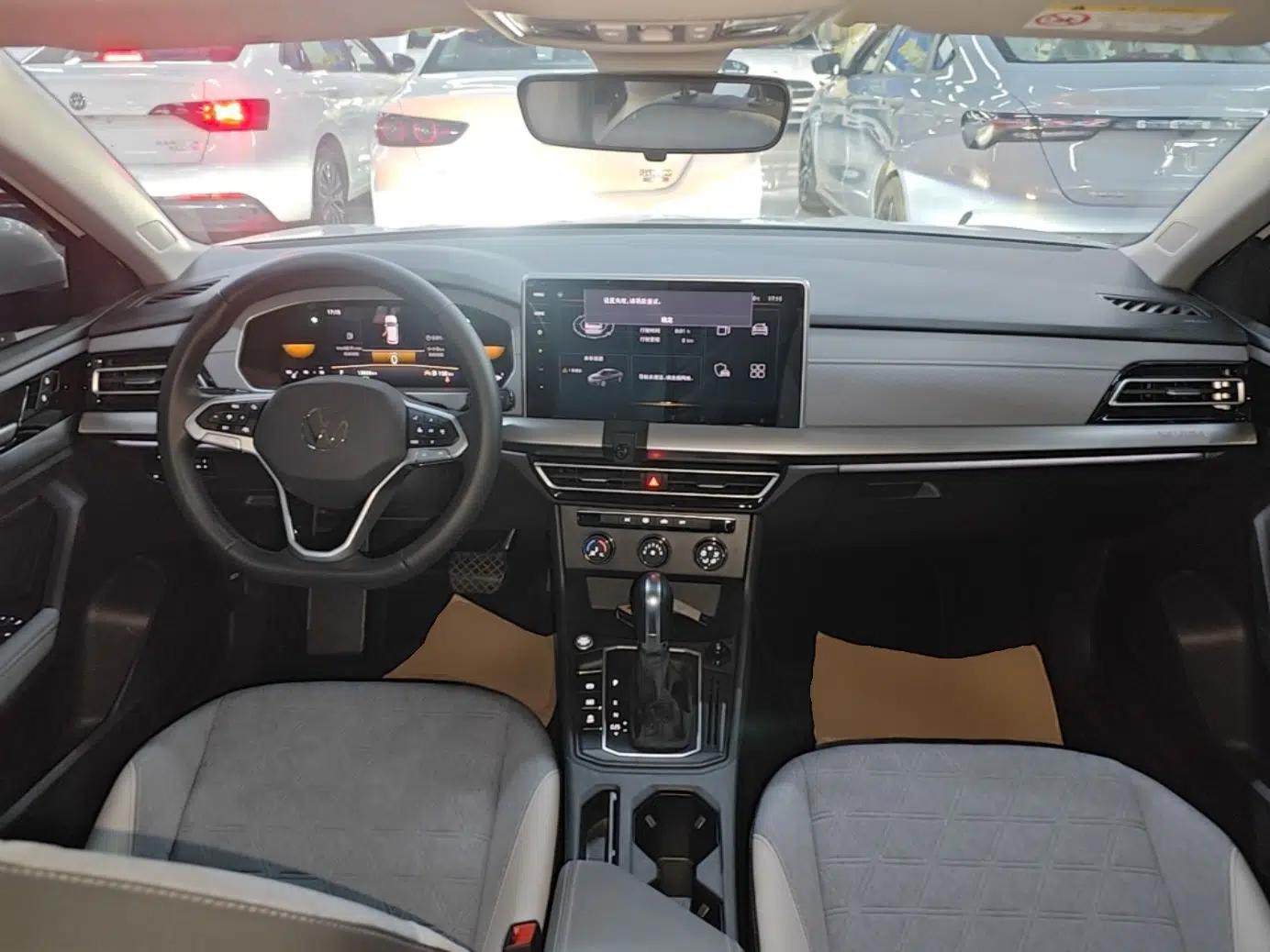 Volkswagen Lavida 2024 1.5L Automatic Full-Comfort Version — миниатюра 17