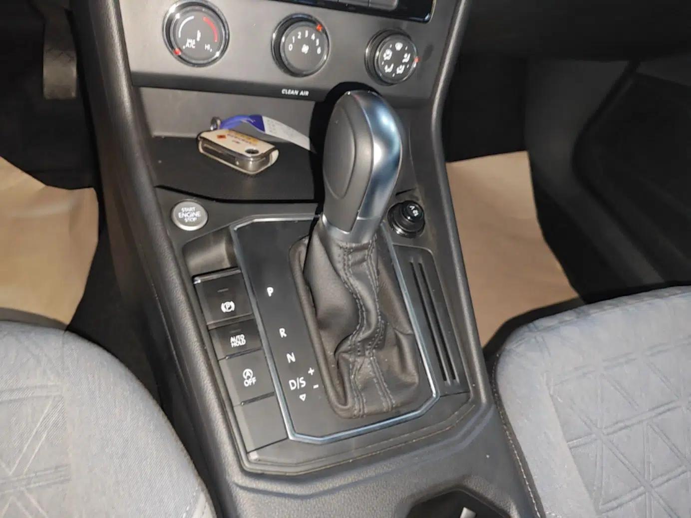 Volkswagen Lavida 2024 1.5L Automatic Full-Comfort Version — миниатюра 21