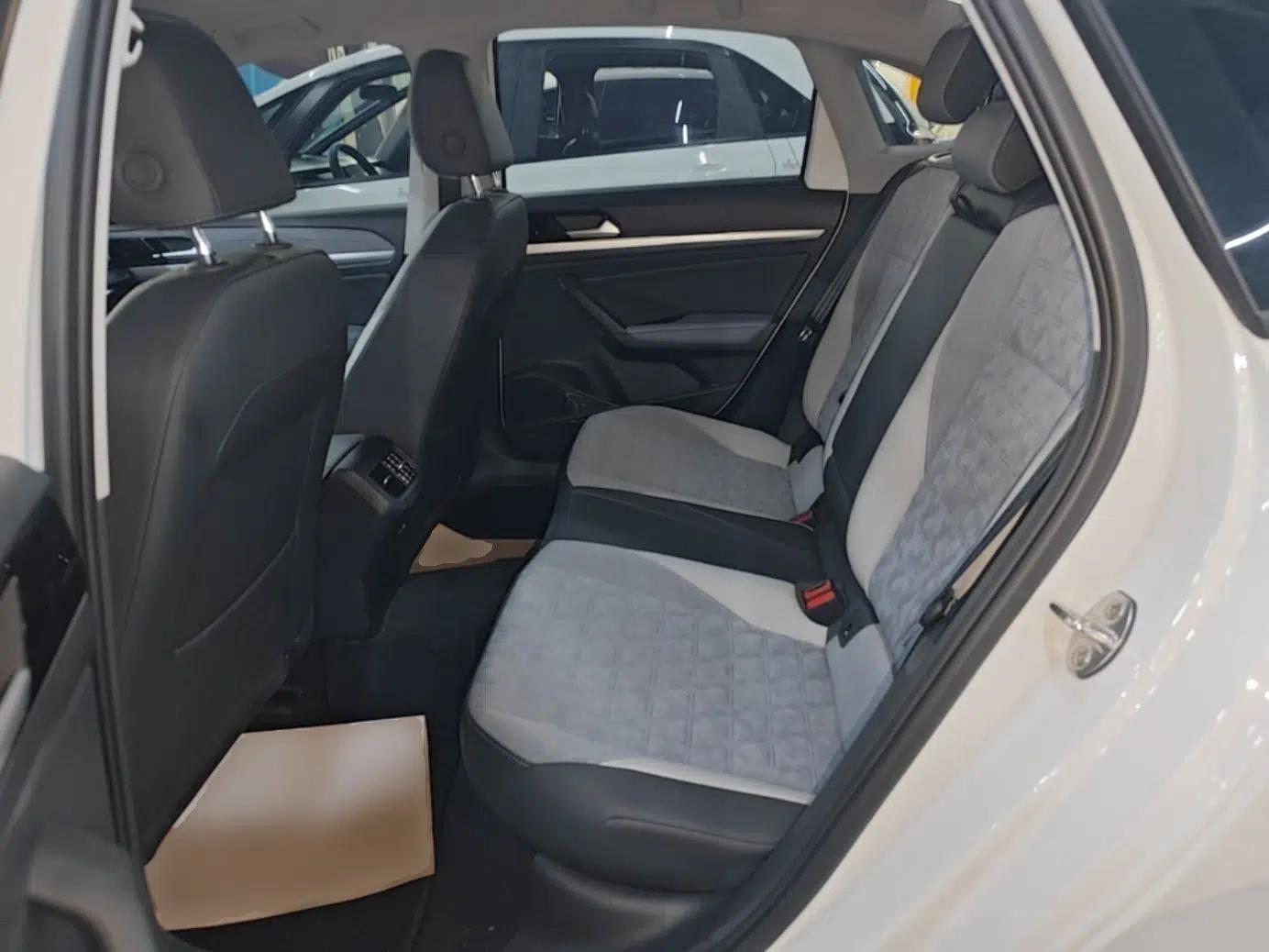 Volkswagen Lavida 2024 1.5L Automatic Full-Comfort Version — миниатюра 25