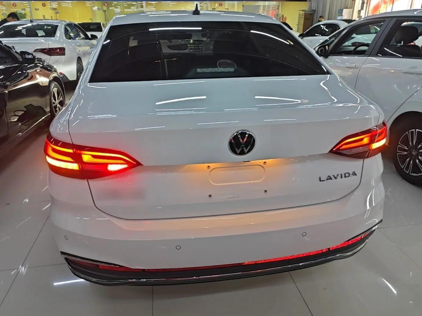 Volkswagen Lavida 2024 1.5L Automatic Full-Comfort Version — миниатюра 5