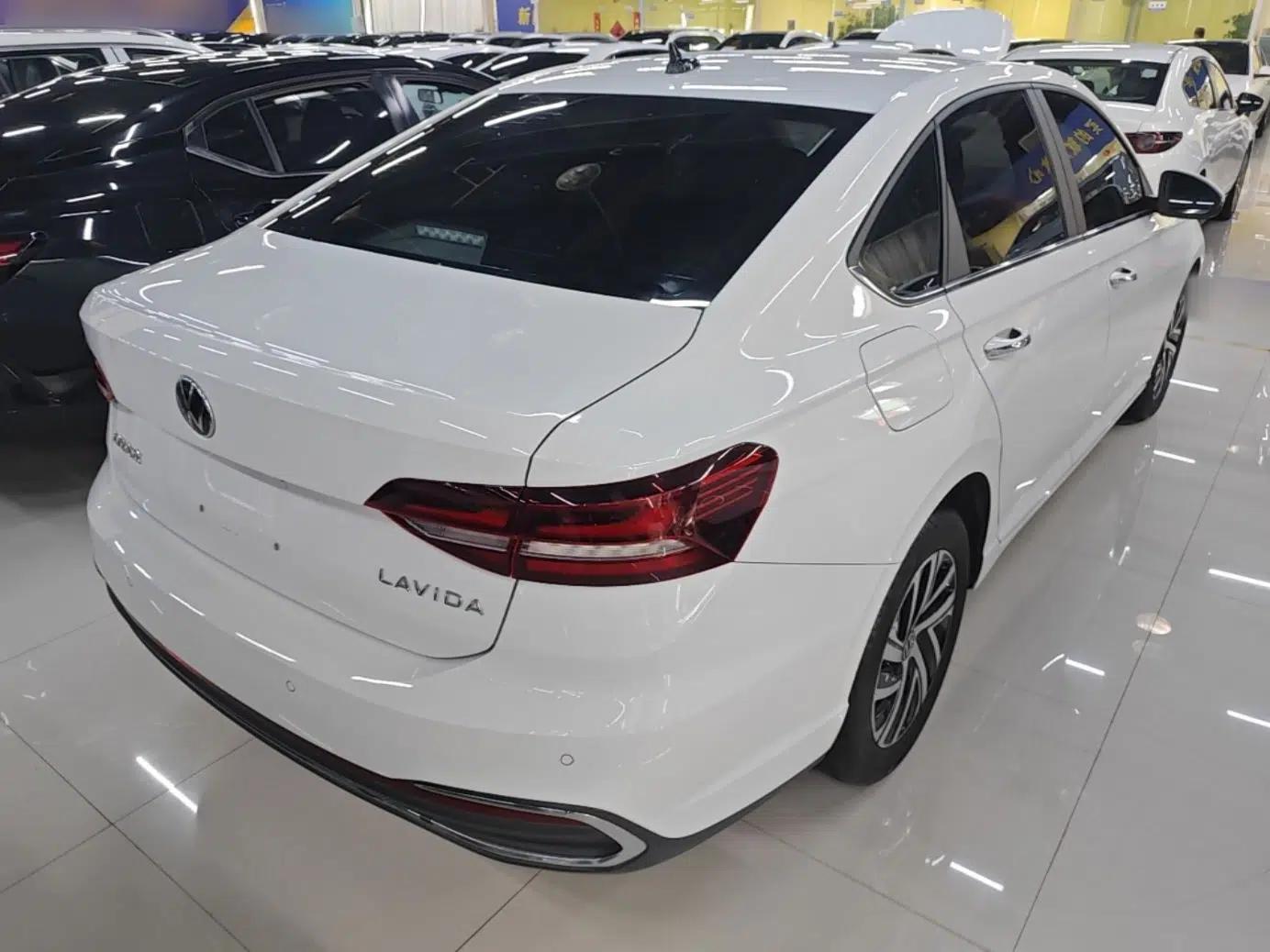Volkswagen Lavida 2024 1.5L Automatic Full-Comfort Version — миниатюра 6