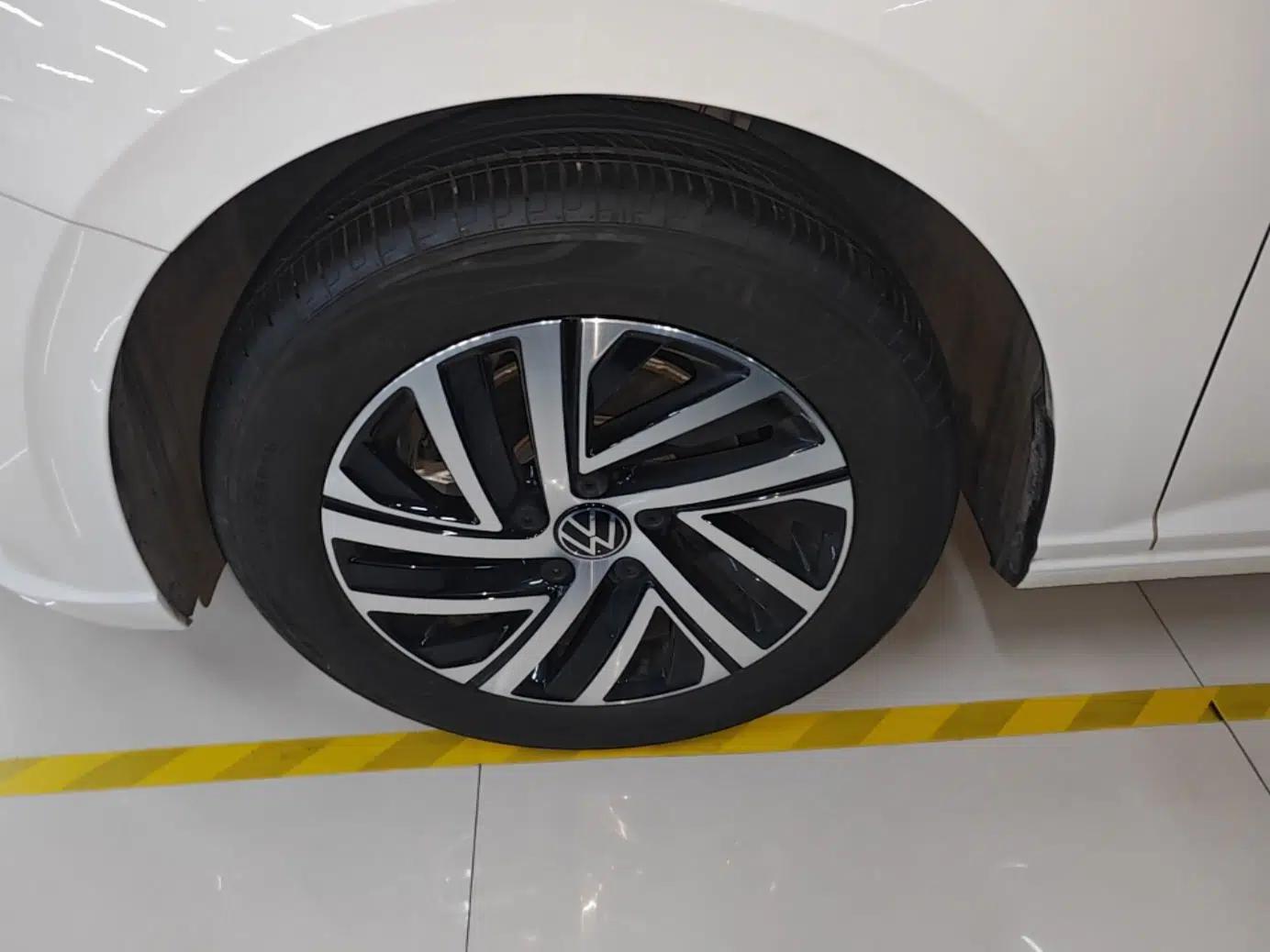 Volkswagen Lavida 2024 1.5L Automatic Full-Comfort Version — миниатюра 10