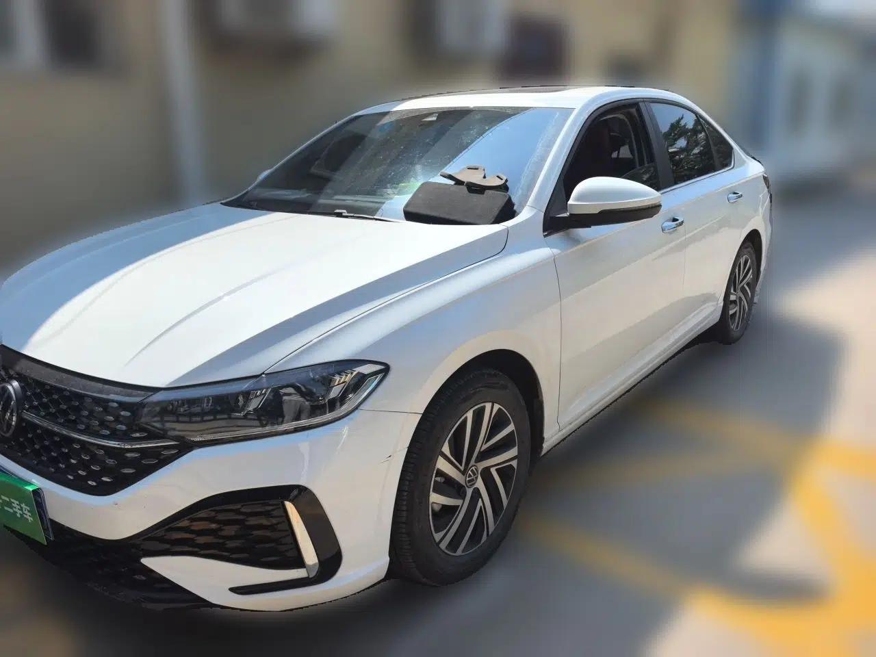 Volkswagen Lavida 2024 1.5L Automatic Starry Sky 5 Million Edition — миниатюра 1