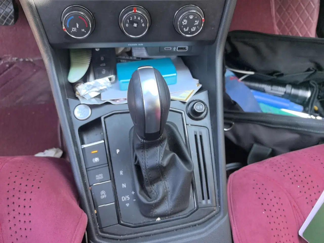 Volkswagen Lavida 2024 1.5L Automatic Starry Sky 5 Million Edition — миниатюра 14