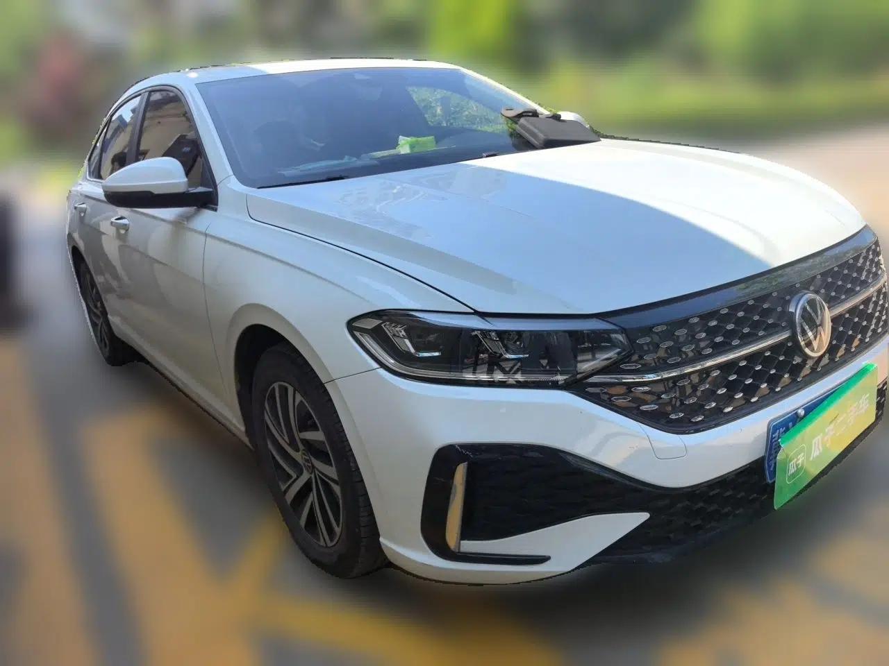 Volkswagen Lavida 2024 1.5L Automatic Starry Sky 5 Million Edition — миниатюра 3