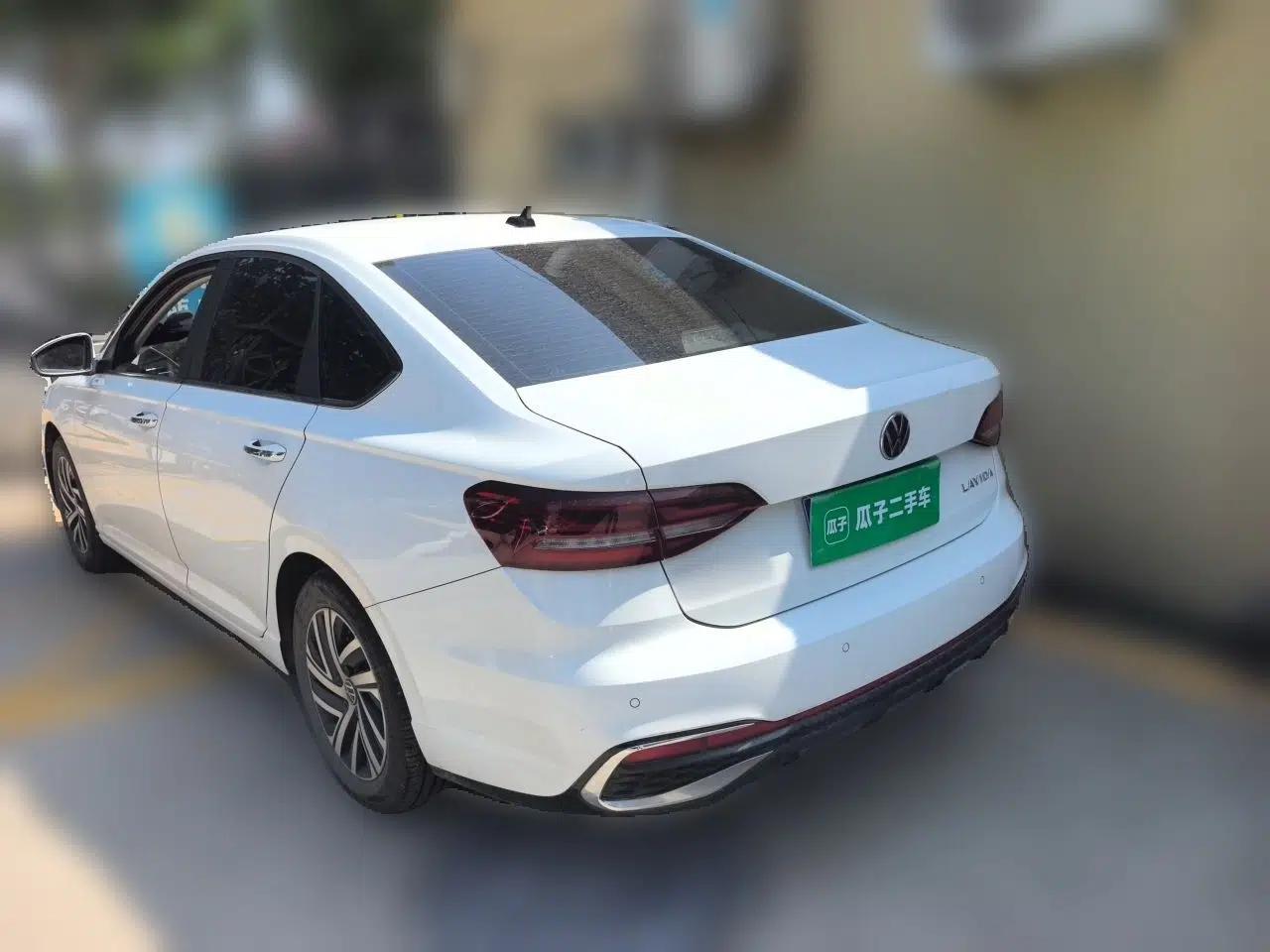 Volkswagen Lavida 2024 1.5L Automatic Starry Sky 5 Million Edition — миниатюра 4