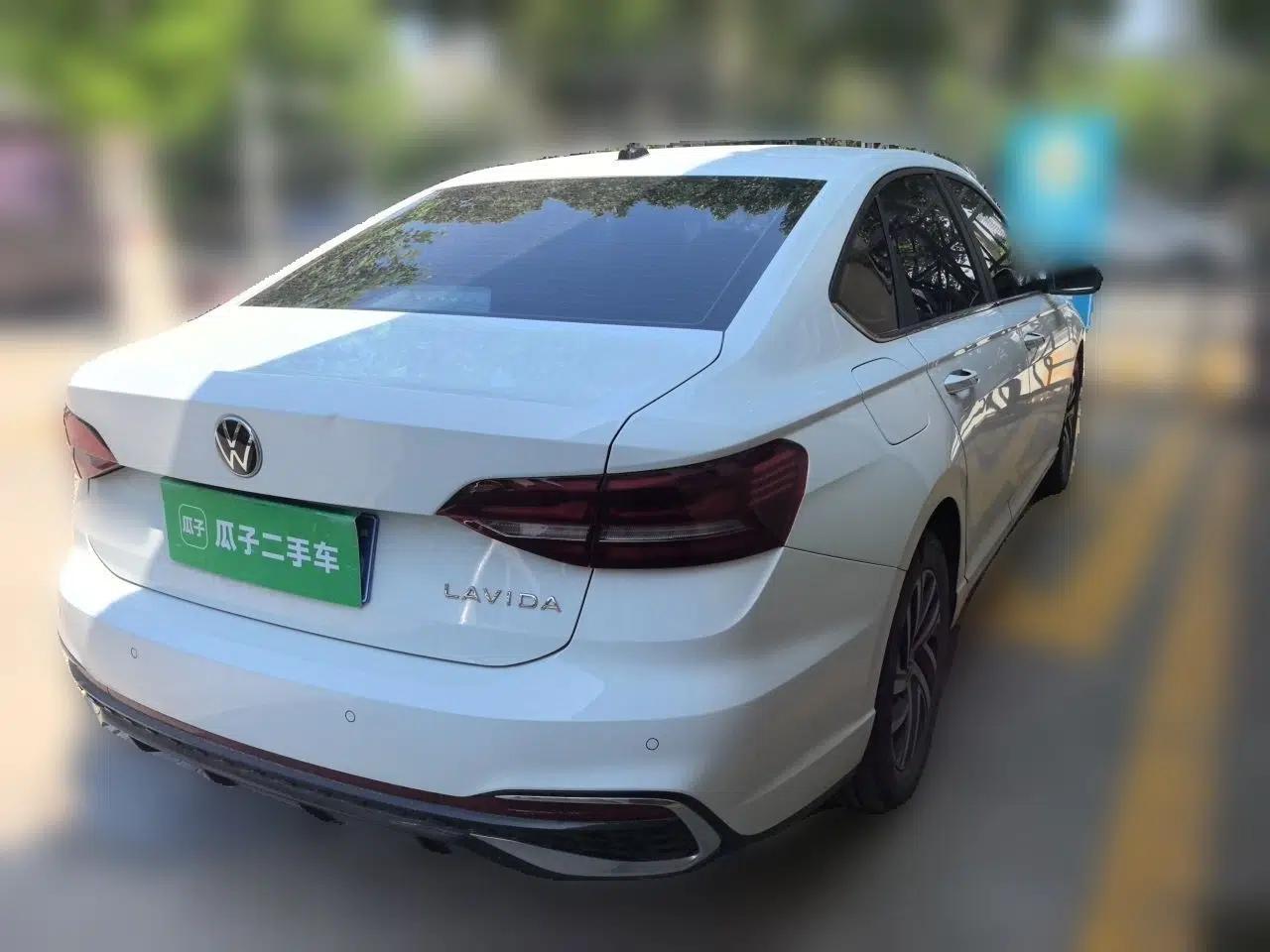 Volkswagen Lavida 2024 1.5L Automatic Starry Sky 5 Million Edition — миниатюра 6