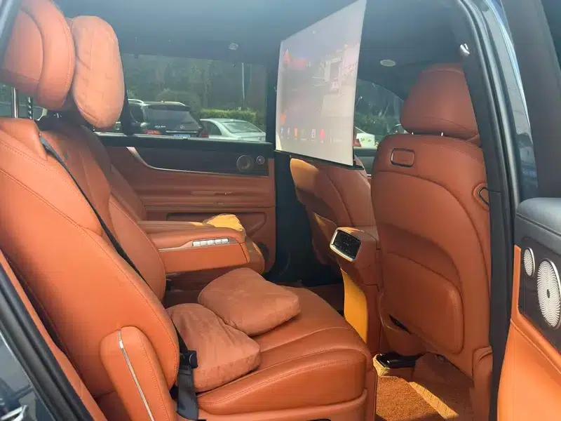 Wenjie M9 2024 Ultra Range Extended 6-Seater — миниатюра 14