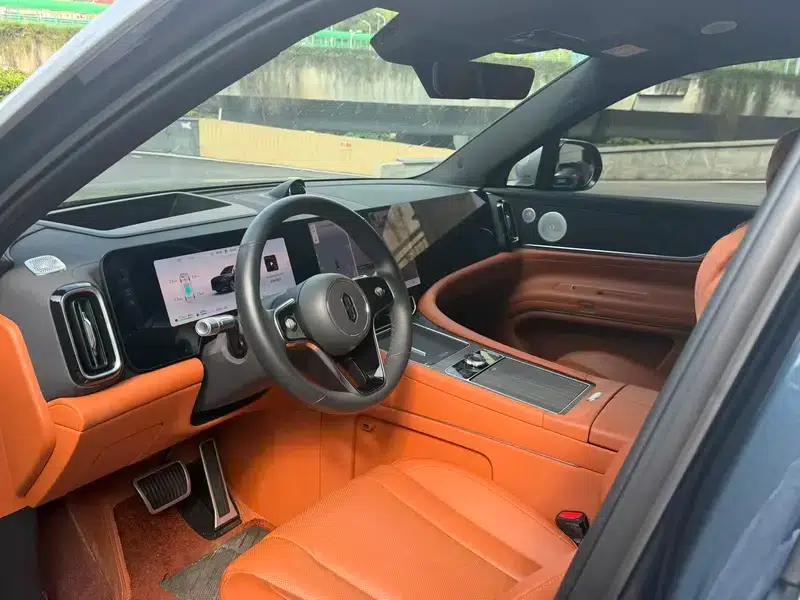 Wenjie M9 2024 Ultra Range Extended 6-Seater — миниатюра 9