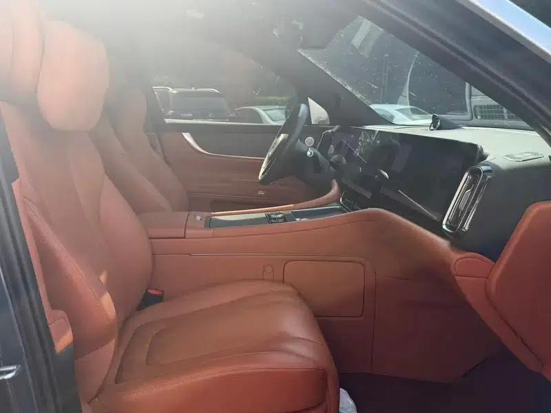 Wenjie M9 2024 Ultra Range Extended 6-Seater — миниатюра 10