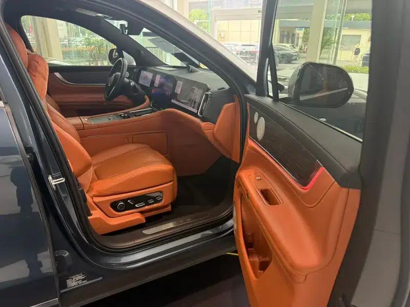 Wenjie M9 2024 Ultra Range Extended 6-Seater — миниатюра 6