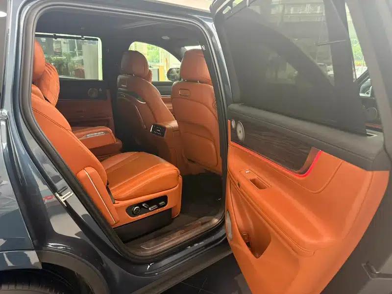 Wenjie M9 2024 Ultra Range Extended 6-Seater — миниатюра 10